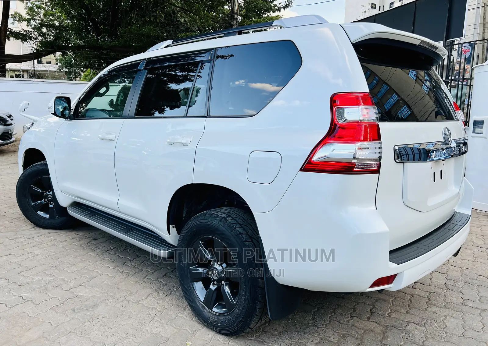 Toyota Land Cruiser Prado 2015 White