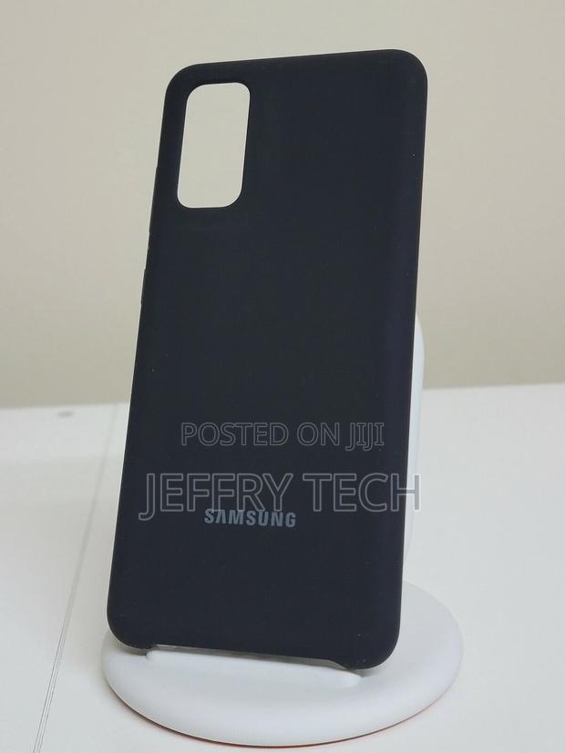 Samsung Silicone Cover for Galaxy S20 - Black - main view