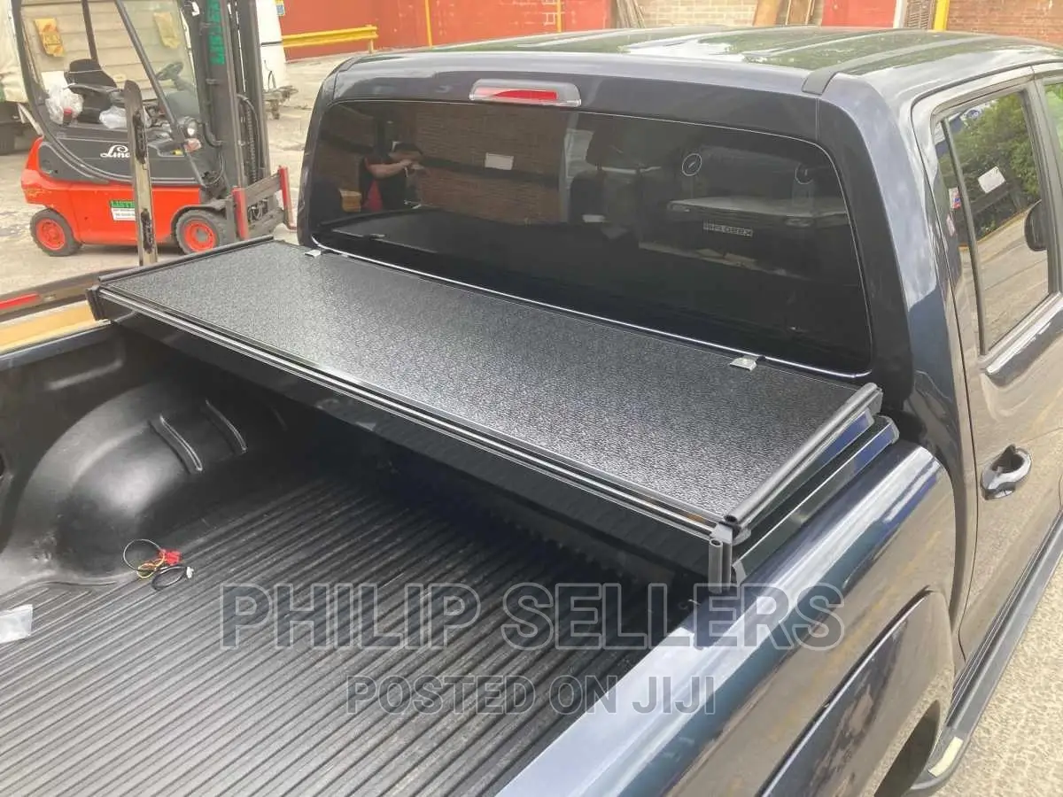 Ford Ranger MK6 (16-19) Tri-fold Hard Tonneau Cover