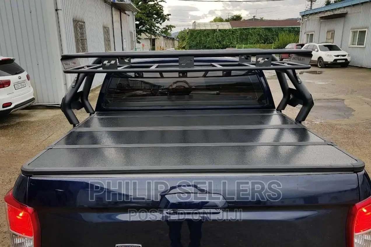 Ford Ranger Hard Tri-fold Tonneau Cover