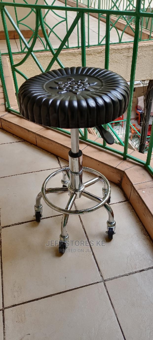Affordable Round Pedicure Stool - main view