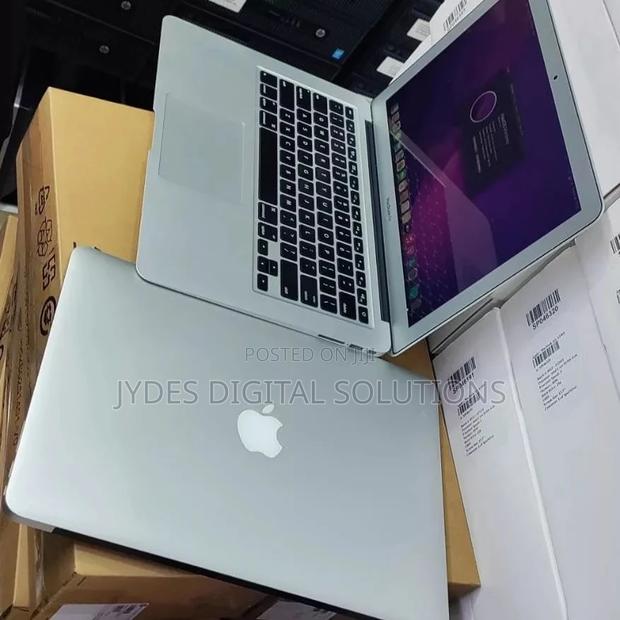 Laptop Apple MacBook 2016 8GB Intel Core I7 SSD 512GB - main view