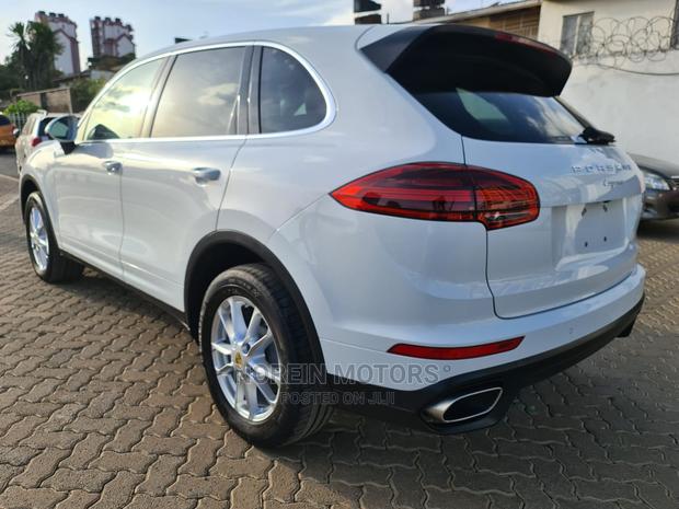 Porsche Cayenne 2015 Ivory - thumbnail 2