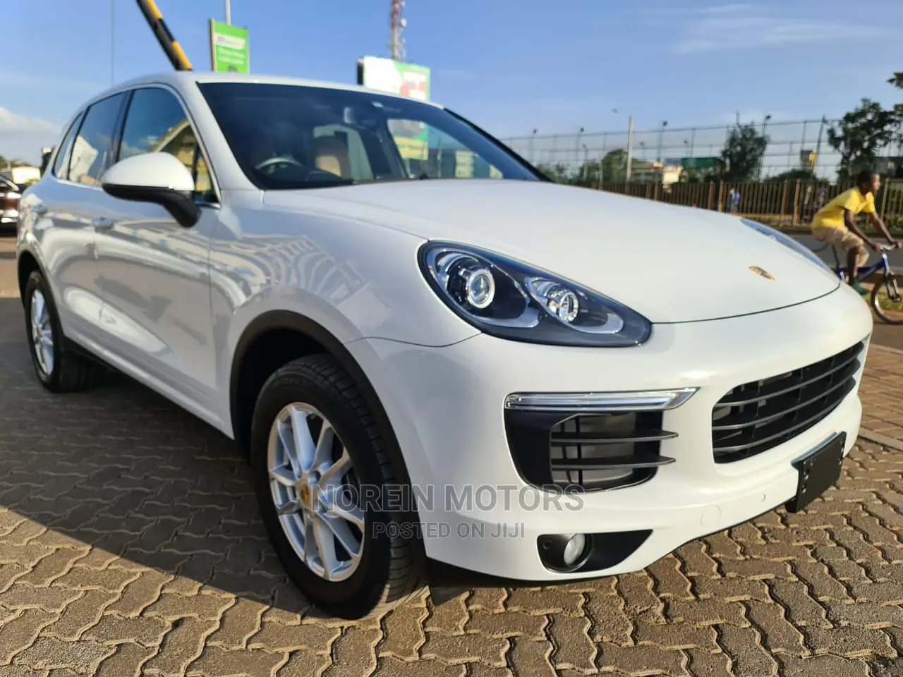 Porsche Cayenne 2015 Ivory