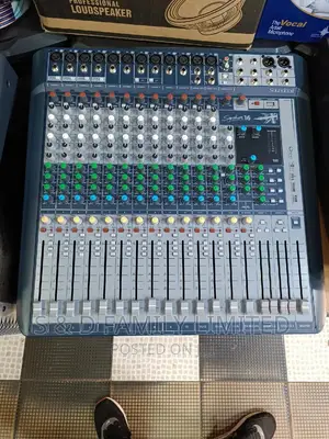 Soundcraft Signature 16 Plain Mixer