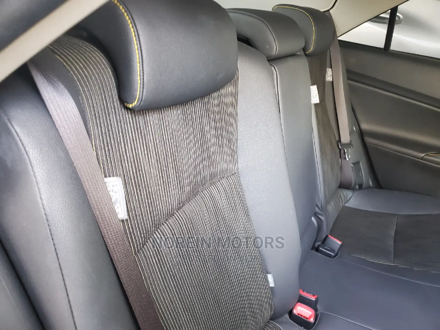 Toyota Mark X 2015 Off white