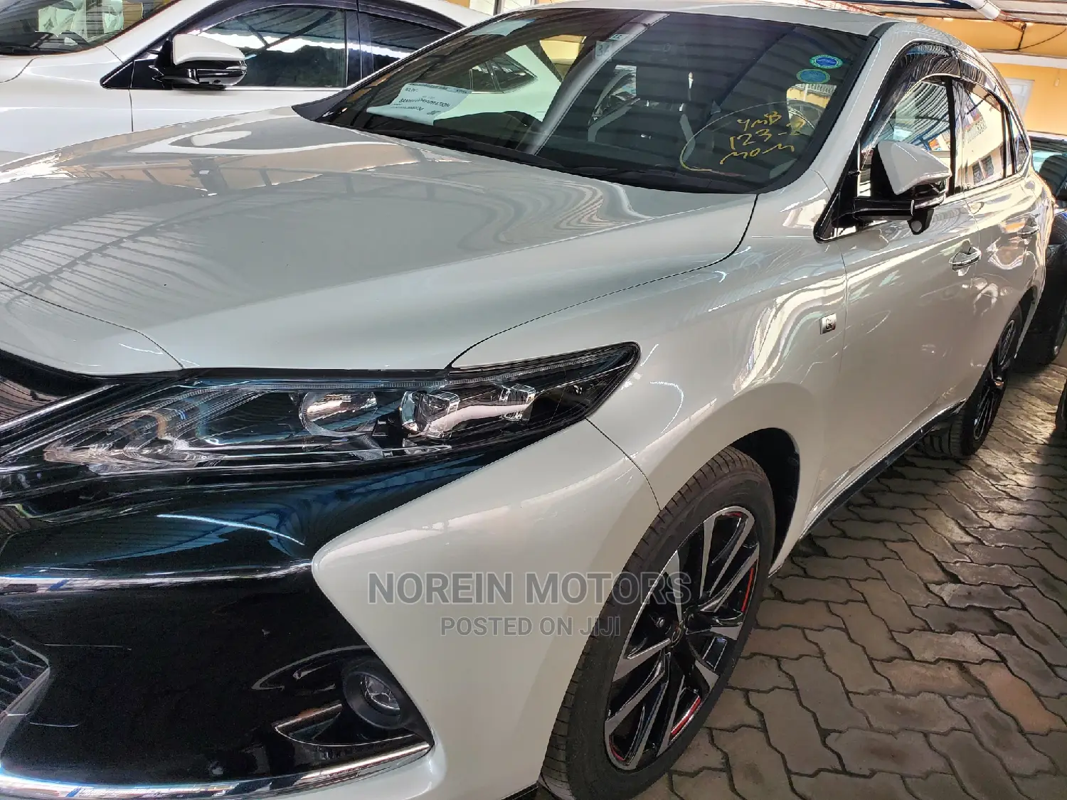 Toyota Harrier 2016 Ivory