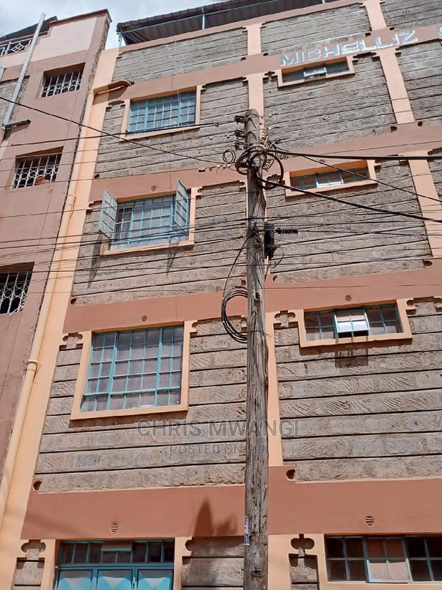 Furnished 2bdrm Block of Flats in Hunters for Sale - thumbnail 2