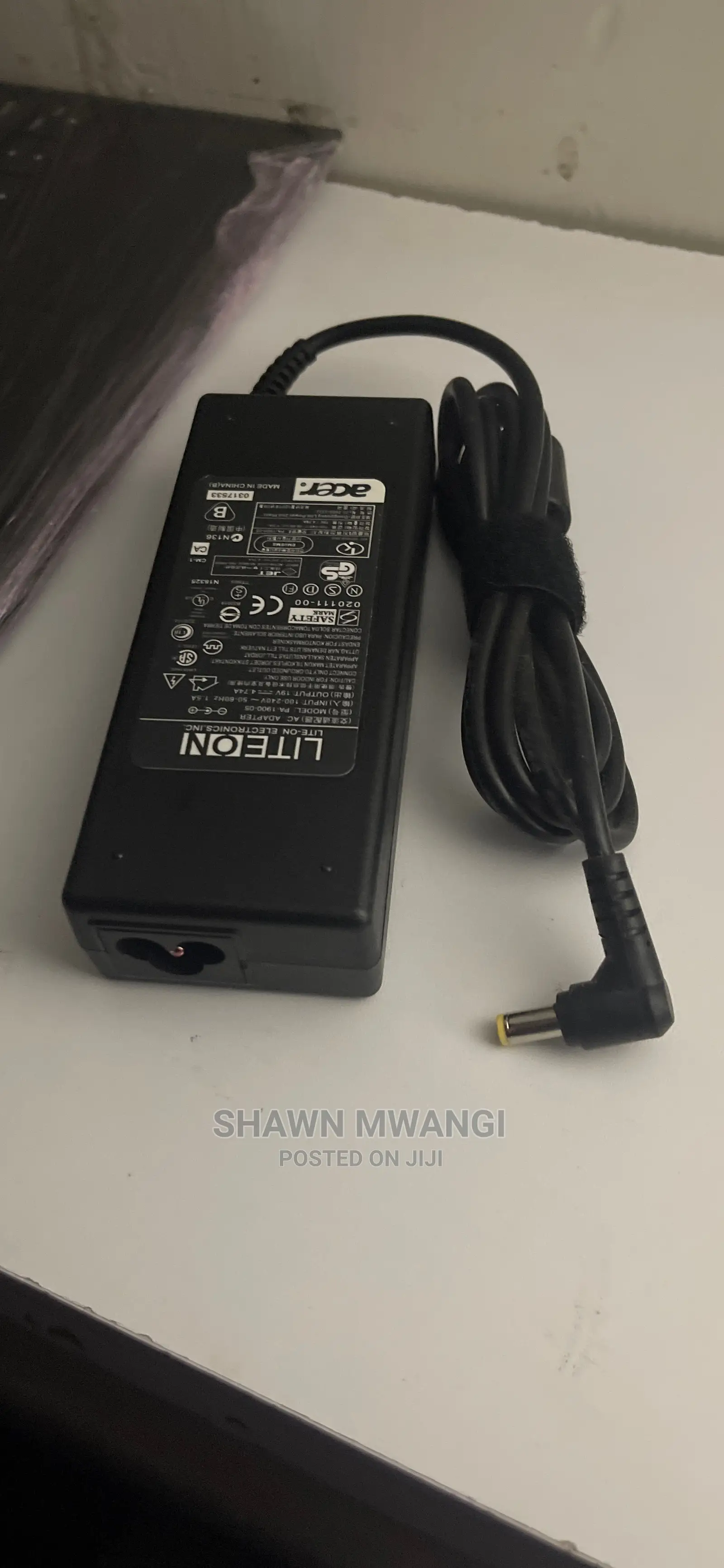 Acer Laptops Adapters 19v 4.7 Original