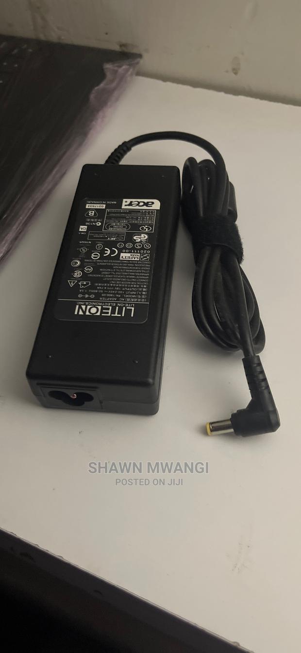 Acer Laptops Adapters 19v 4.7 Original
