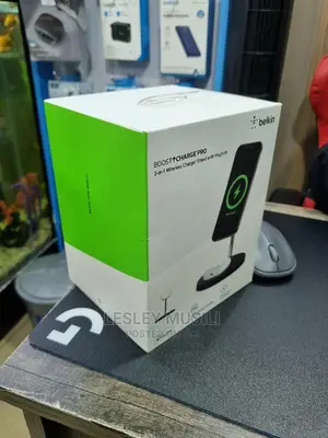 Belkin BOOST CHARGER PRO 2-in-1 Wirelesschargerstand/Magsafe