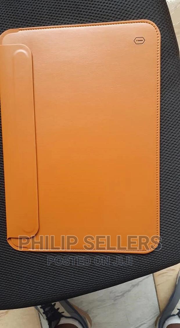 Wiwu Leather Sleeve Is the Perfect Accessory