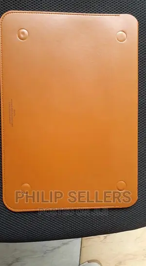 Wiwu Leather Sleeve Is the Perfect Accessory