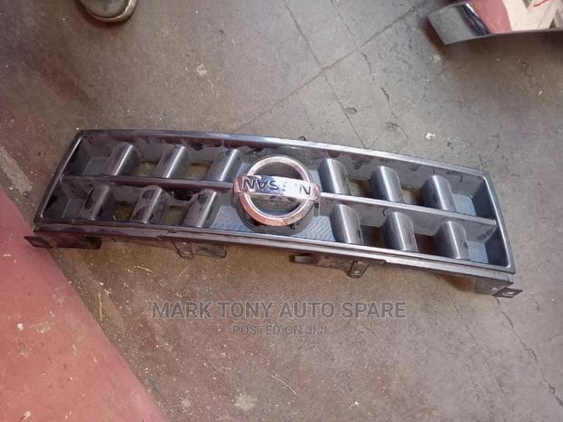 Extrail 2008 Grill