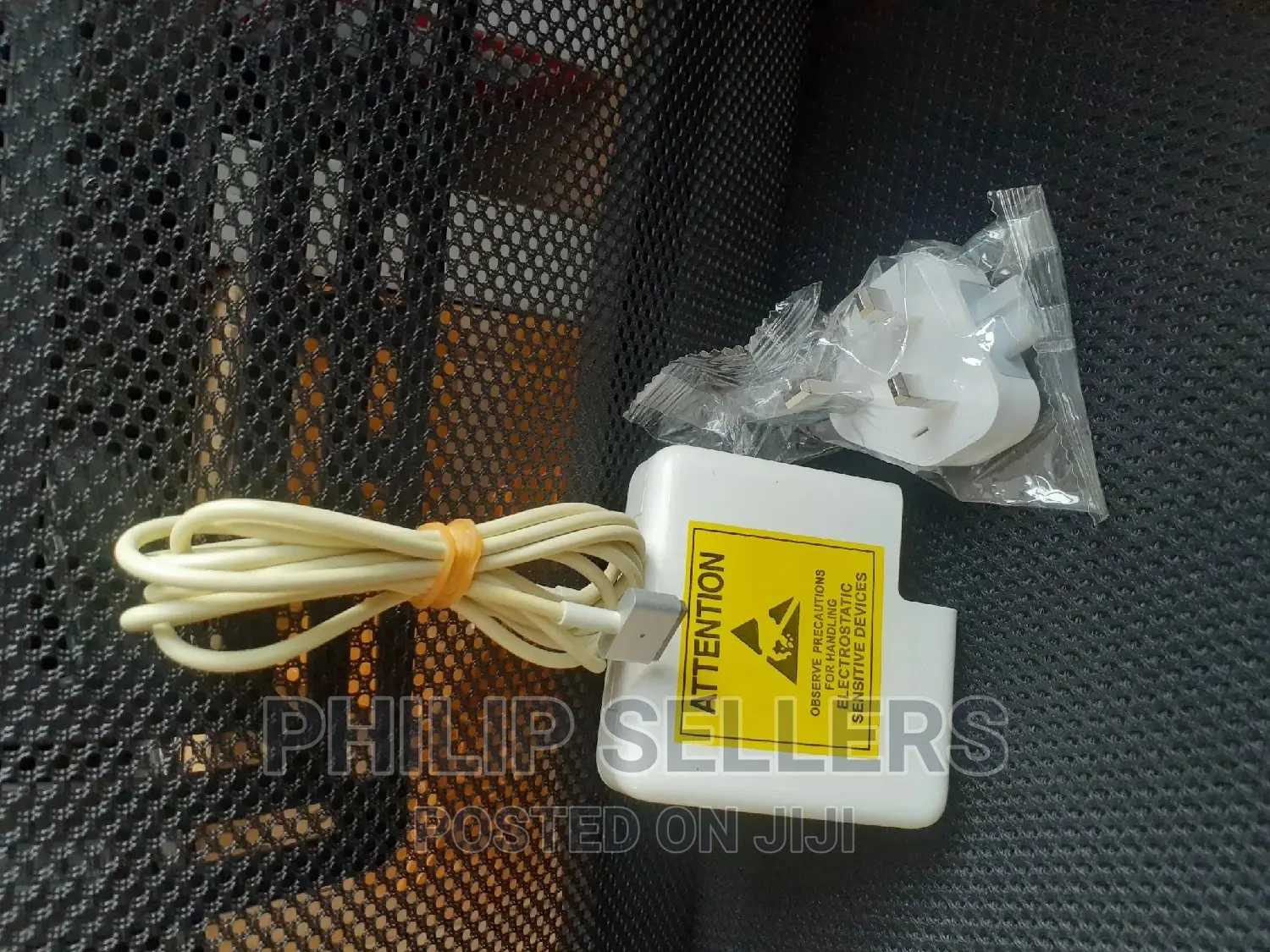 2012 APPLE Macbook PRO 13" and 15" With Magsafe 2 Plug