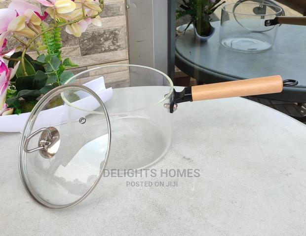 Glass Heat Resistant Pot With Wooden Handle