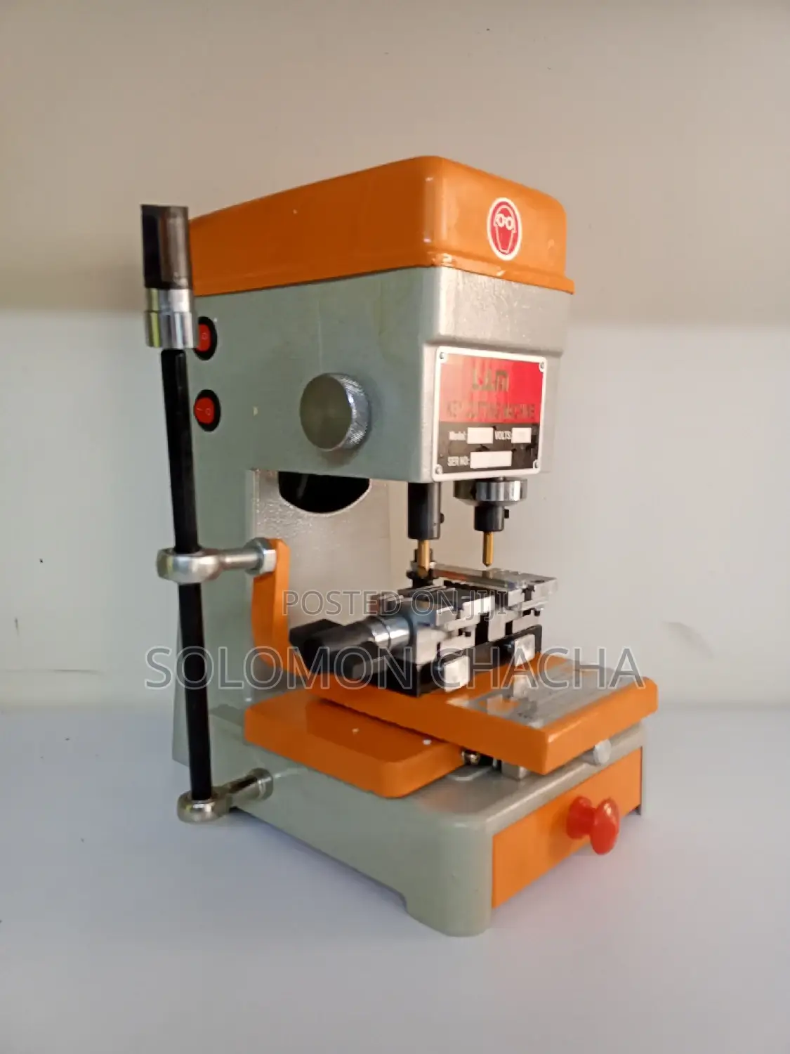 Lam Key Cutting Machine
