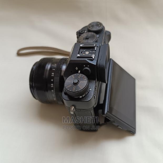 Fujifilm Xt-2 - main view