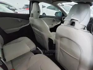 Volvo V40 2015 Purple