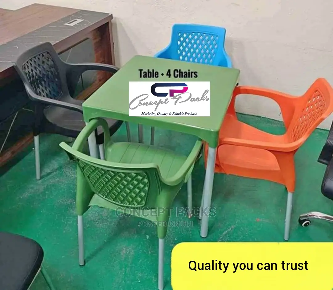 4 Strong Metal Tubing Chairs + Metal Table Set.