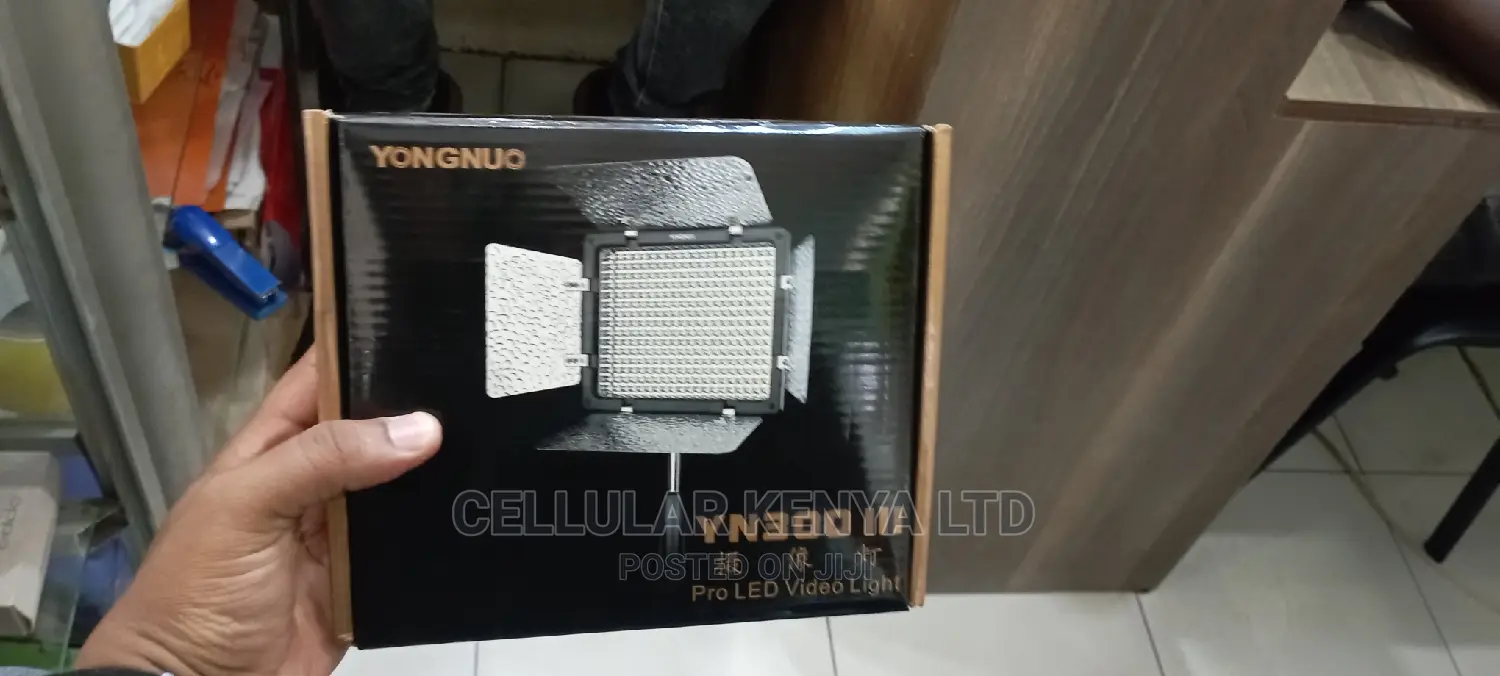 Yongnuo 300-Iii LED Variable-Color on-Camera Light