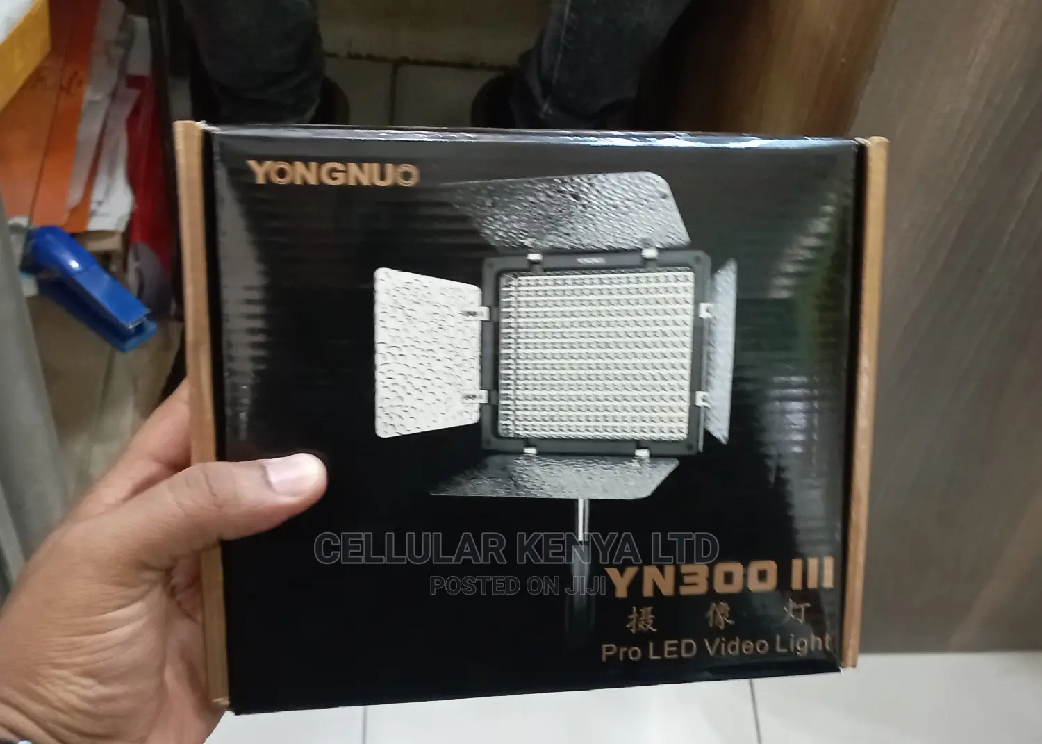 Yongnuo 300-Iii LED Variable-Color on-Camera Light