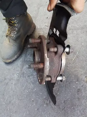 Toyota Vanguard Front Wheel Hub