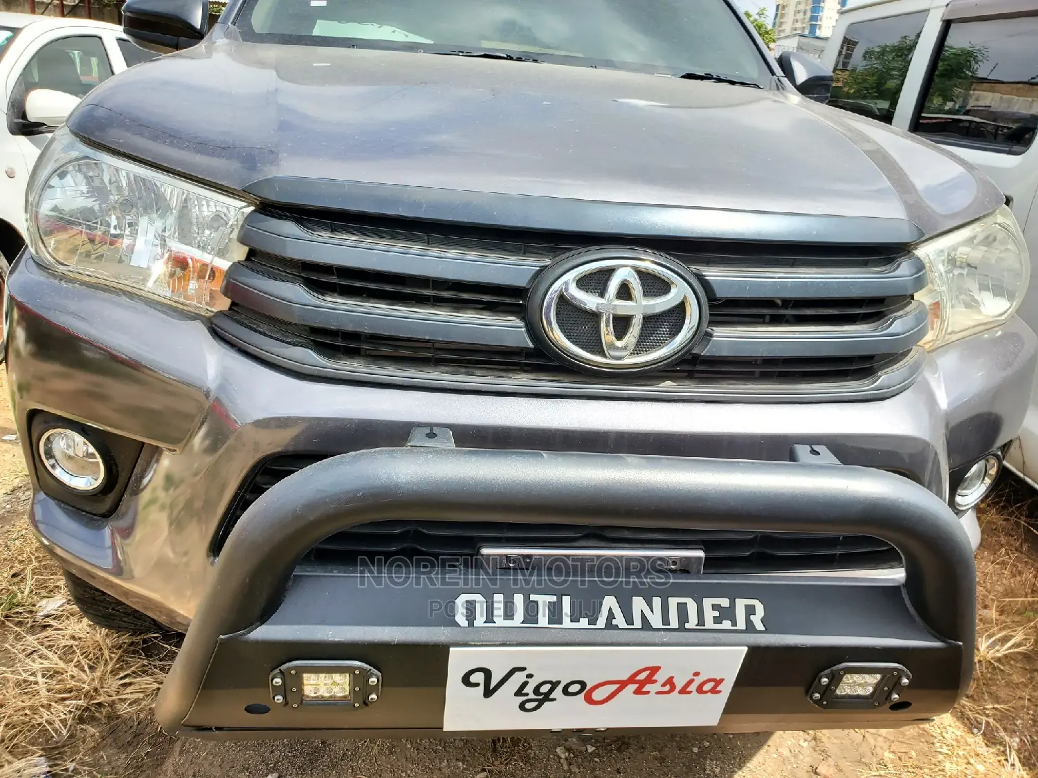 Toyota Hilux 2016 Gray