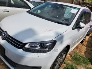 Volkswagen Touran 2016 White