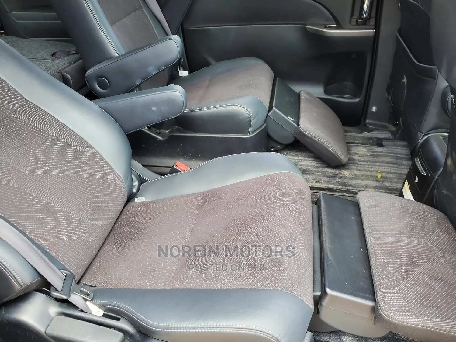 Toyota Estima 2016 Black