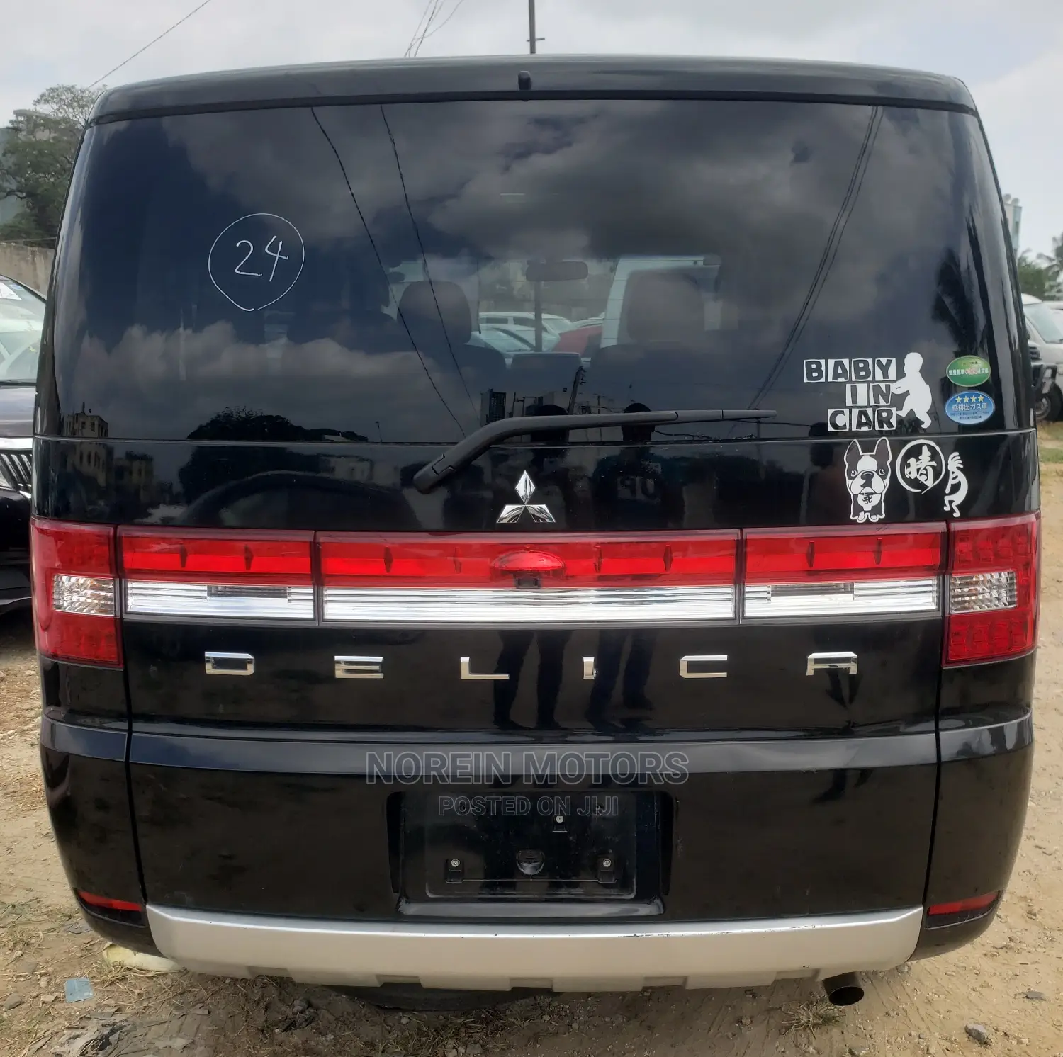 Mitsubishi Delica 2015 Black