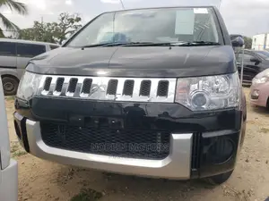 Mitsubishi Delica 2015 Black