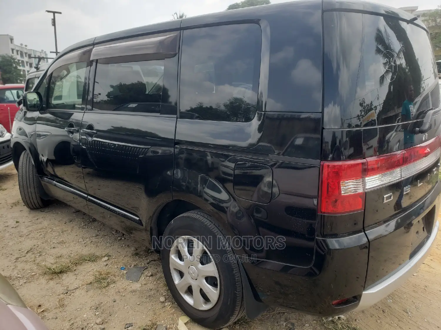 Mitsubishi Delica 2015 Black