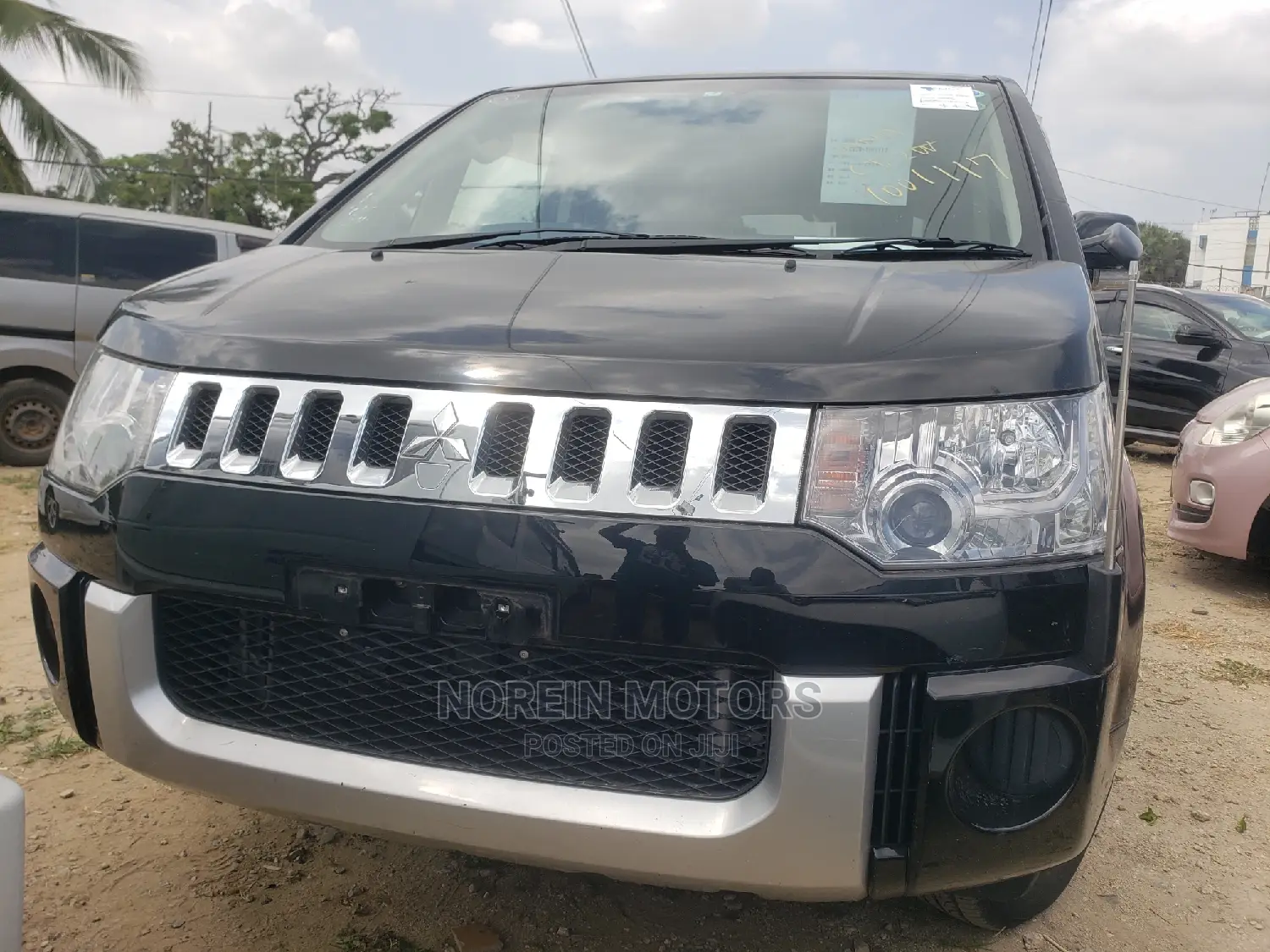 Mitsubishi Delica 2015 Black