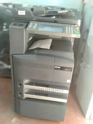 Taskalfa 300i Machine