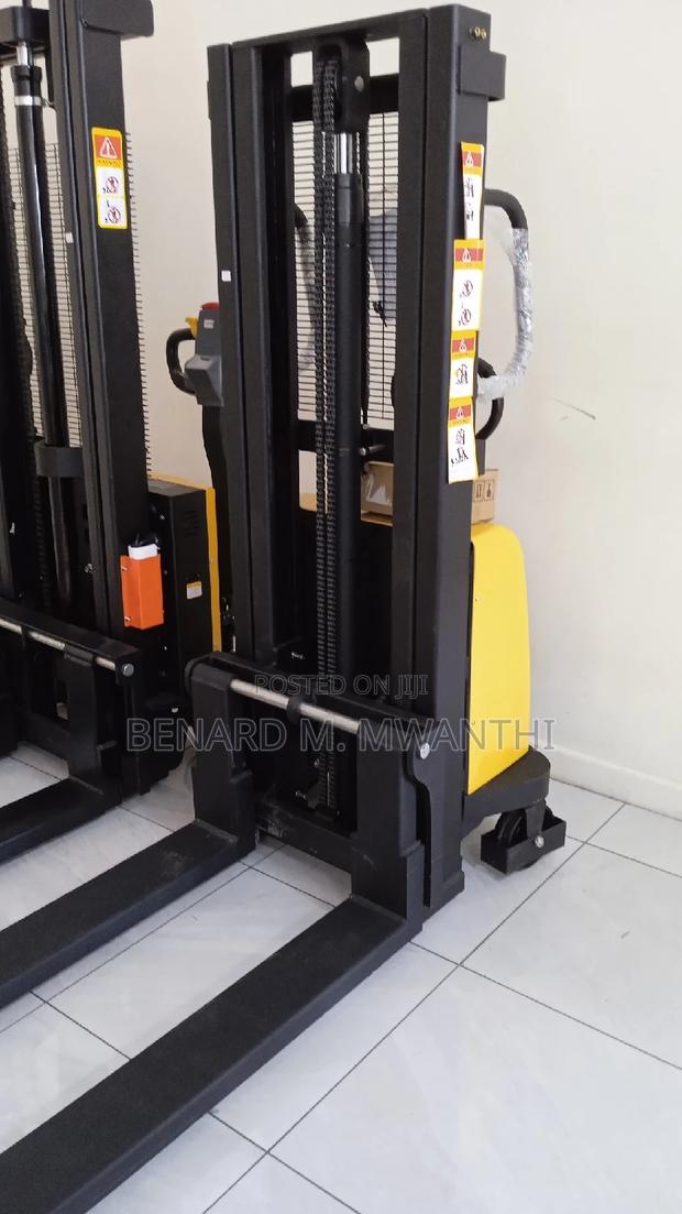 Forklifts Electric - thumbnail 2