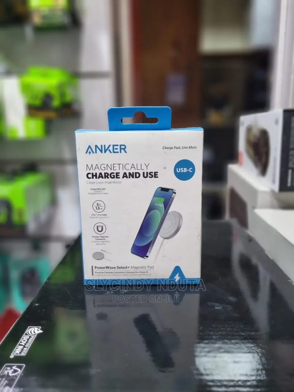 Anker Magnetically Charge and Use(USB-C)