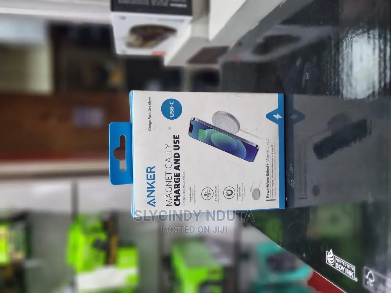 Anker Magnetically Charge and Use(USB-C)