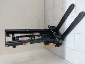 Electric Stacker 1.5tonnes