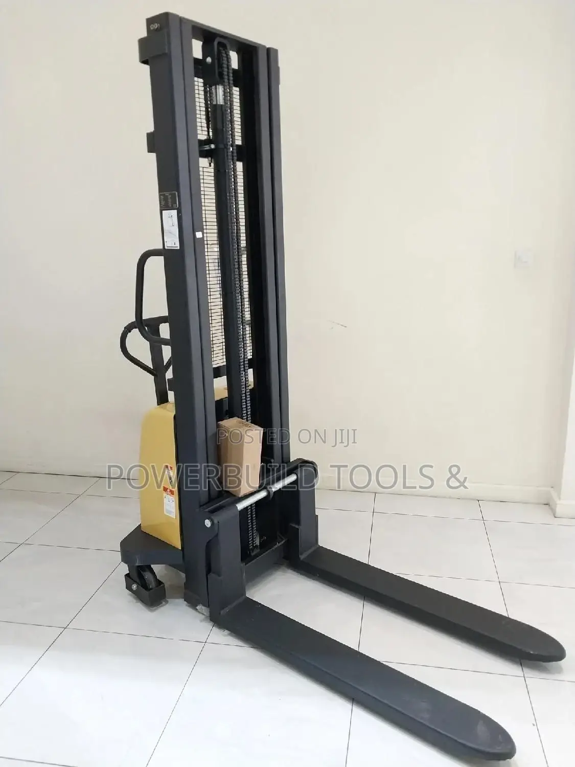 1.5tonnes Semi Electric Stacker