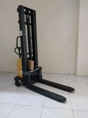 1.5tonnes Semi Electric Stacker