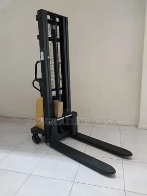 1.5tonnes Semi Electric Stacker