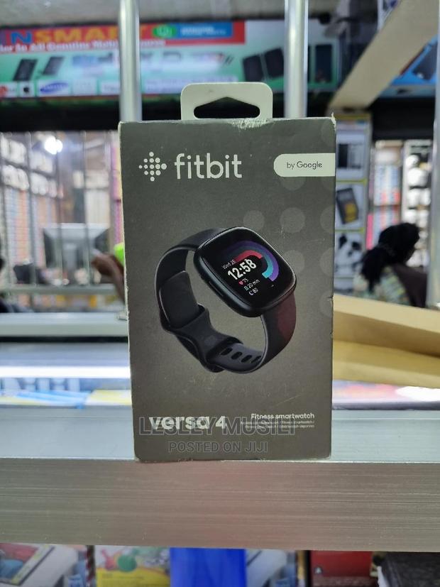 Fitbit Versa 4 Fitness Smartwatch - thumbnail 3