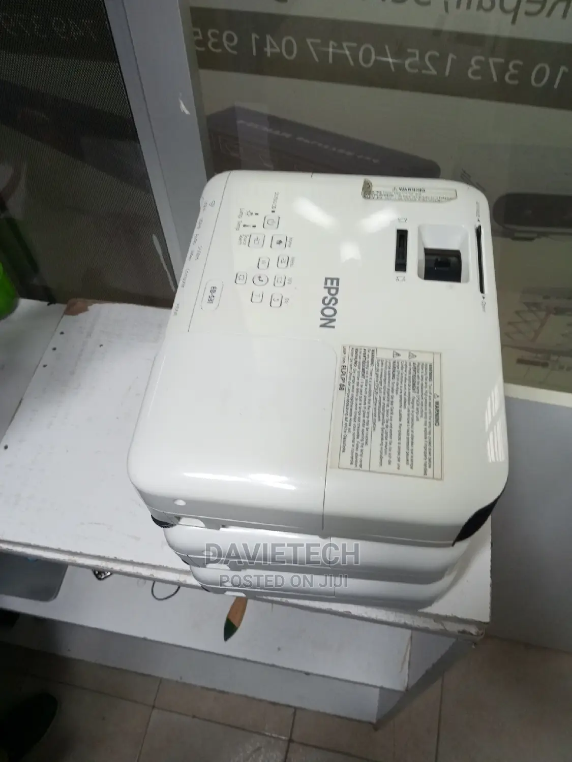 Ex-Uk EPSON Eb-10 Projector