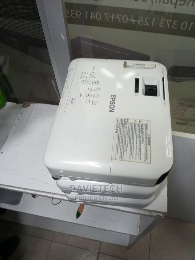 Ex-Uk EPSON Eb-10 Projector