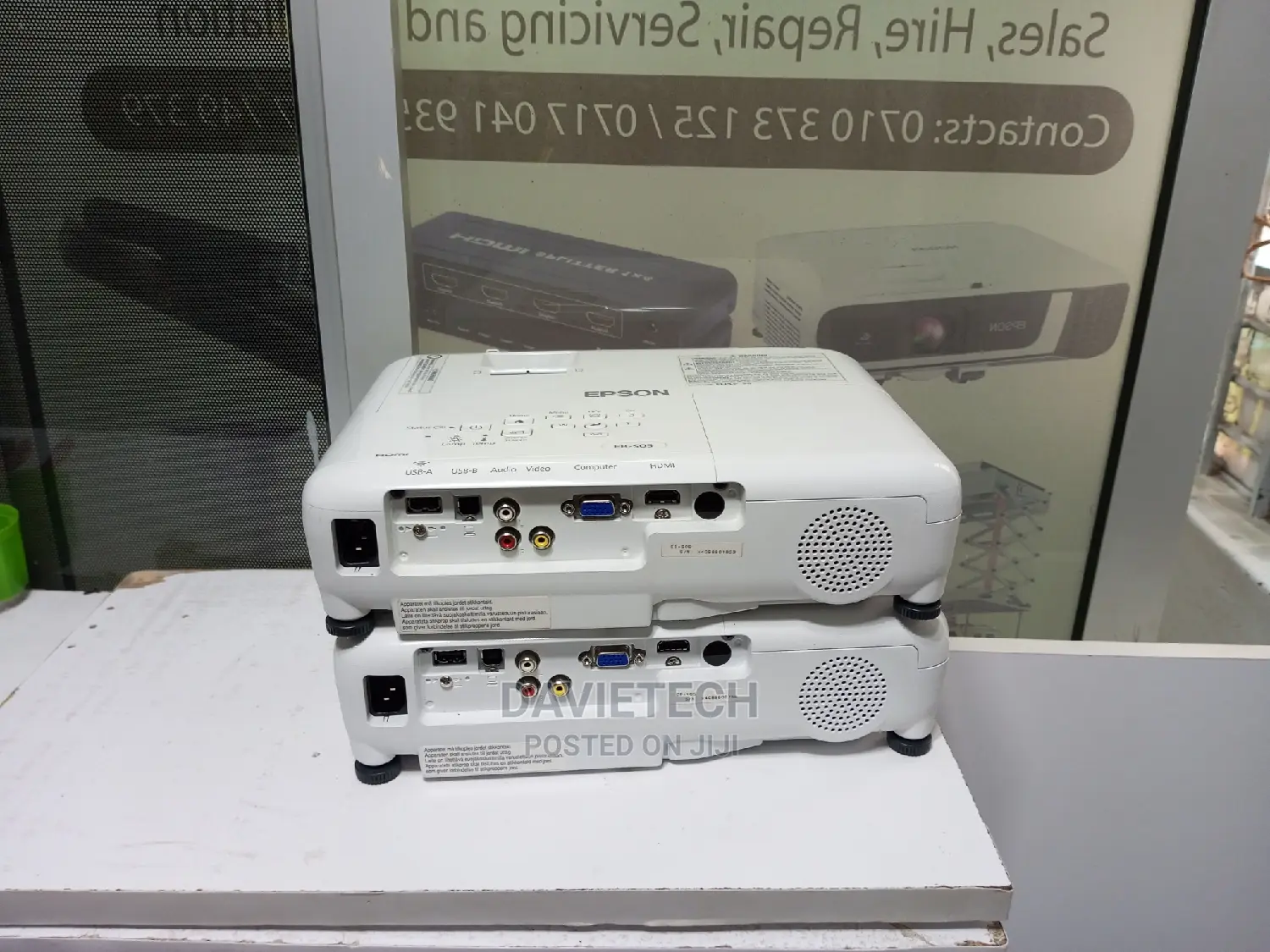 Ex-Uk EPSON Eb-10 Projector