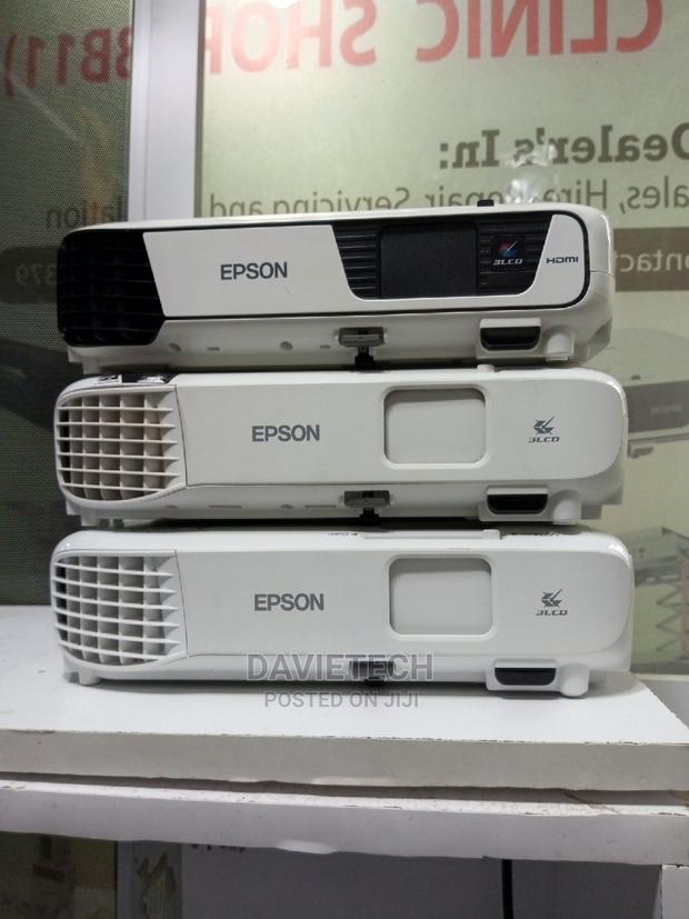 Refurbished Projectors - thumbnail 2