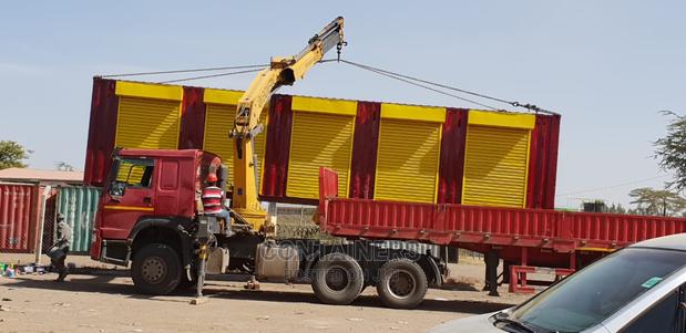 Containers With Five Shops - thumbnail 3