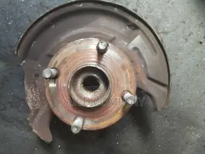 Daihatsu Mira Front Wheel Hubs