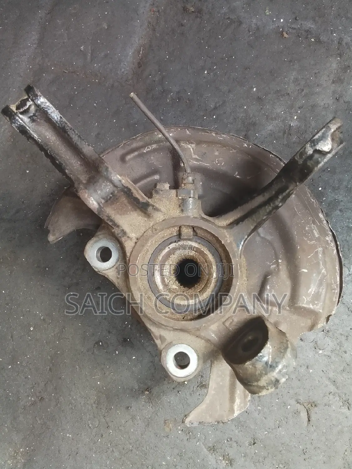 Daihatsu Mira Front Wheel Hubs